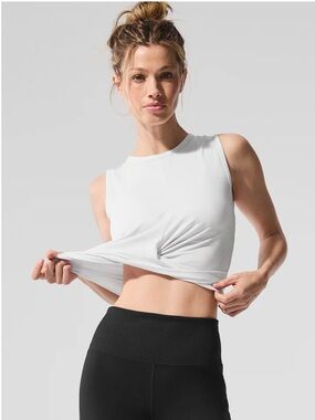 Alo Yoga Cover Twist-Front Cropped Tank Size: Color: White